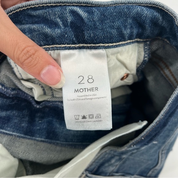 Mother High Waisted Rider Distressed Ankle Jeans in Far Beyond the Sky 28 - Picture 8 of 10